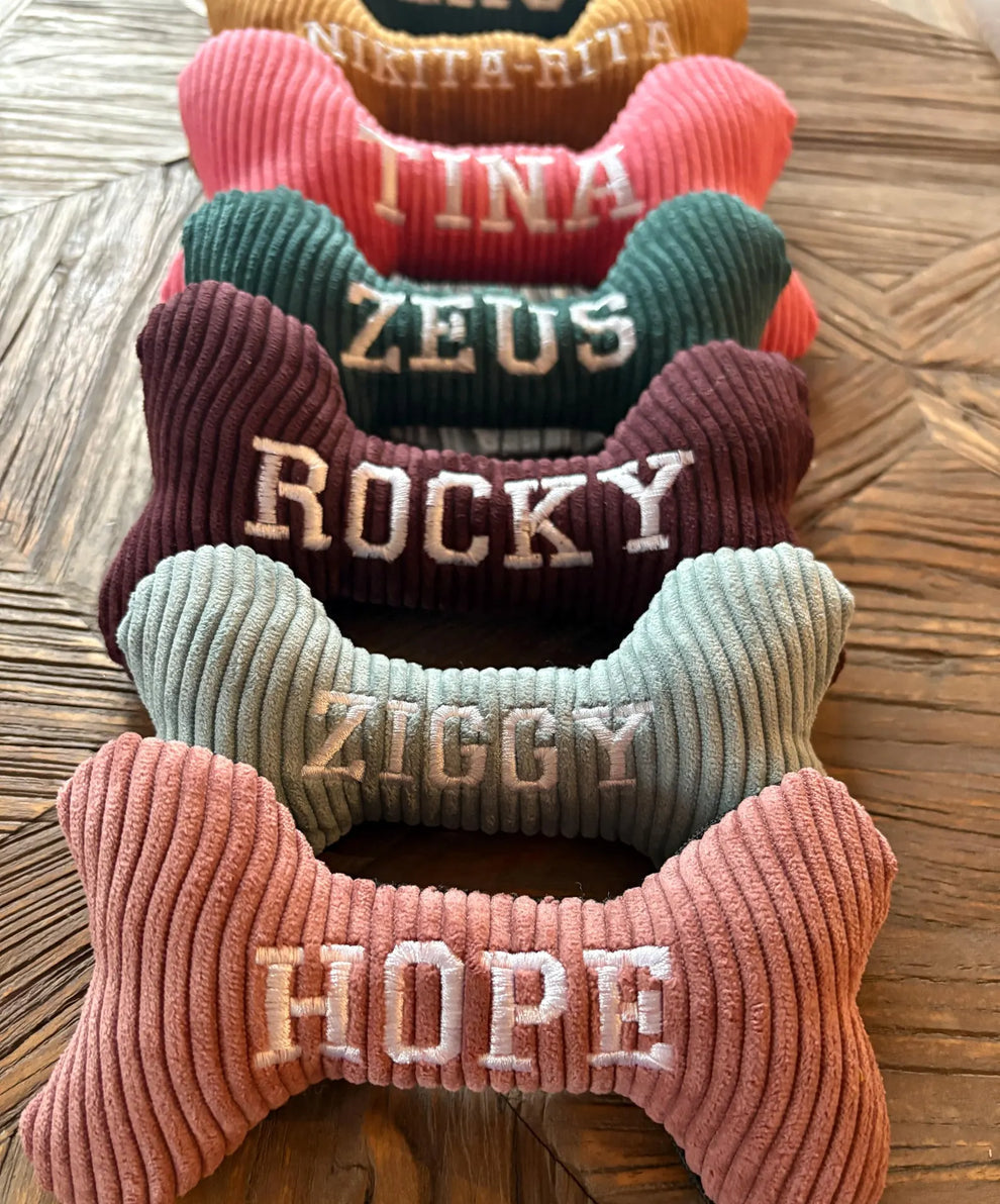 【パーソナライズ可能】刺繍入り骨形犬用おもちゃ スイーカー付き 愛犬向けギフト ドッグトイ
