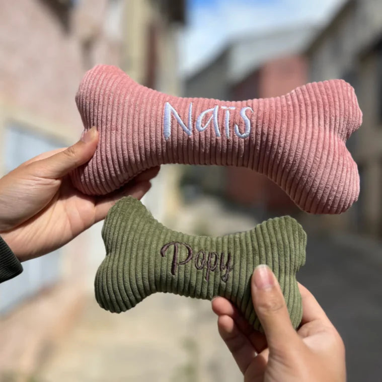 【パーソナライズ可能】刺繍入り骨形犬用おもちゃ スイーカー付き 愛犬向けギフト ドッグトイ