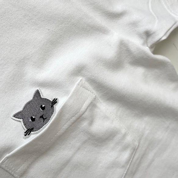 大人かわいいTシャツ 刺繍ワッペン グレー猫のポケットTシャツ 白ホワイト メンズ レディース