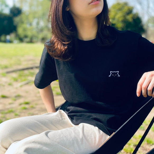 大人かわいいTシャツ 刺繍ワッペン グレー猫のポケットTシャツ 白ホワイト メンズ レディース