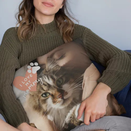 パーソナライズクッション｜「I Love Daddy」「I Love Mommy」「Love is a Four Legged Word」の 3 デザインを含む