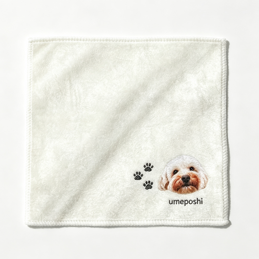 `white‑pet‑portrait‑embroidery‑towel‑detail`